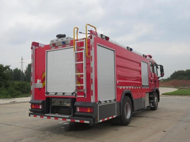 8.0噸 國六 重汽T5G水罐消防車