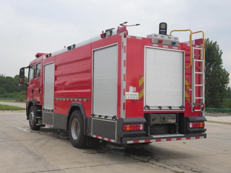 8.0噸 國六 重汽T5G水罐消防車