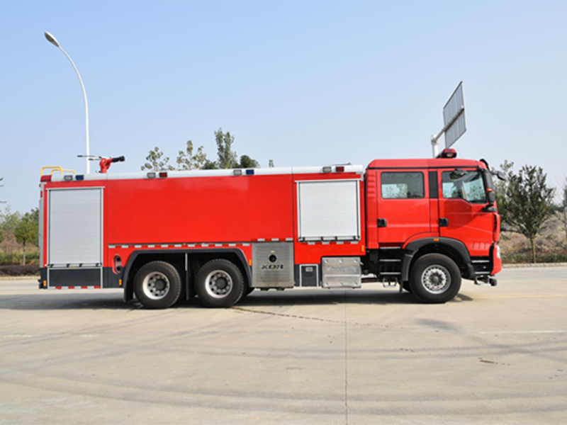 17.0噸  國(guó)六  豪沃TX7后雙橋泡沫消防車
